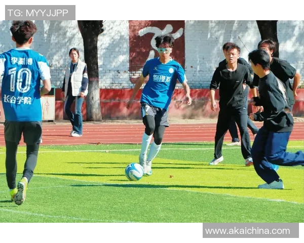 足球星空款点亮赛场激情演绎璀璨梦想与青春热血辉煌